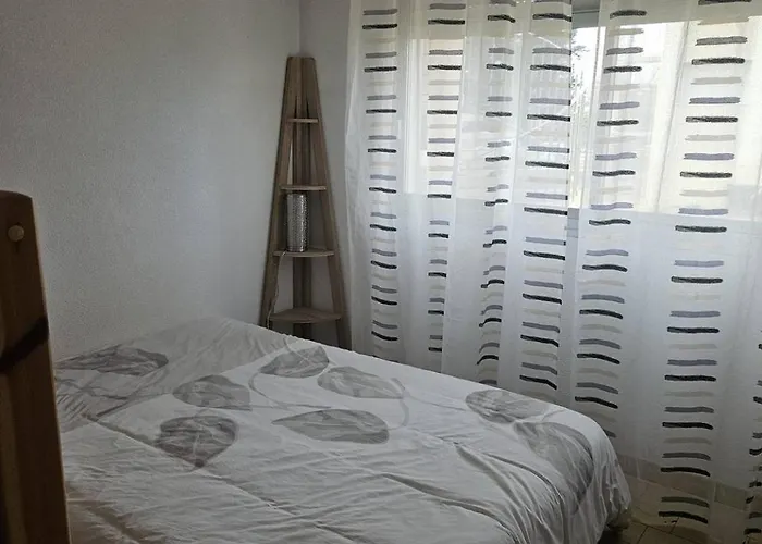 Appt 2 Pieces 52m2 Avec Loggia 7m2 Ref 4032 Le Castellas